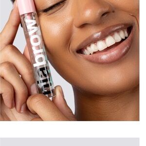 Brand new in Box Nia Brow Clear Brow Gel